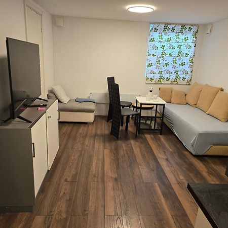 Beautiful 2 Rooms Apartment In Klofta,Near Oslo Airport& Oslo Exterior photo